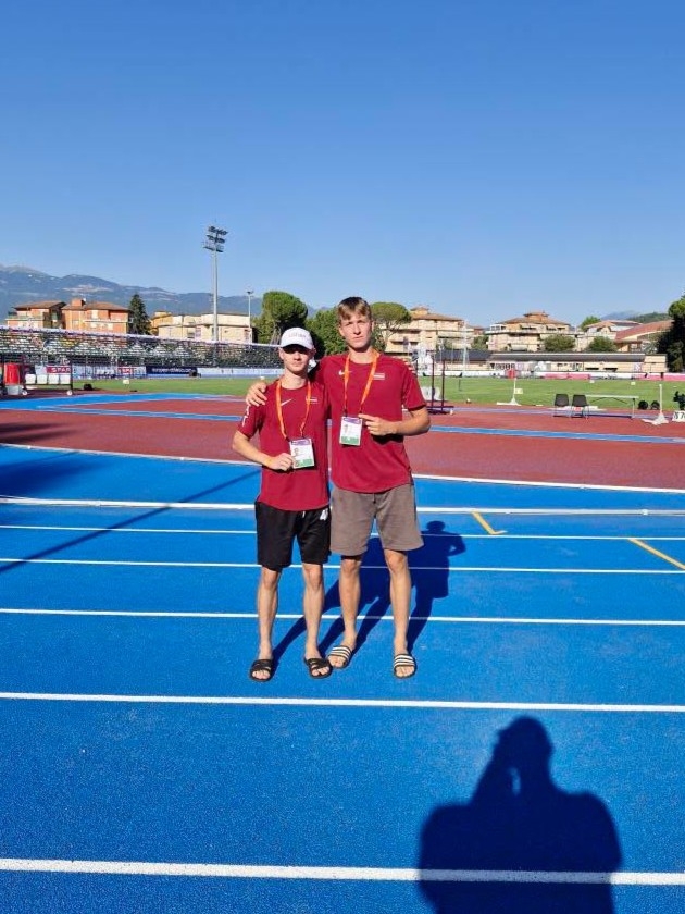 Elans un Nils pirms sacensībām  Rieti, Itālijā