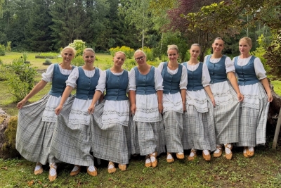 Tautu deju kolektīvs "Aura"
