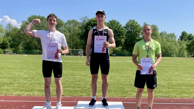 Sportisti ar diplomiem