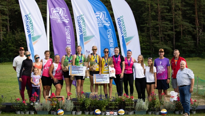 Ventspils novada čempionātā pludmales volejbolā sievietēm triumfē Žeimunde/Černuho