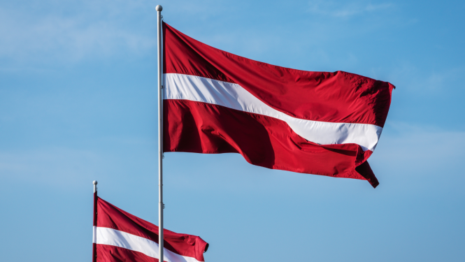 Latvijas karogi