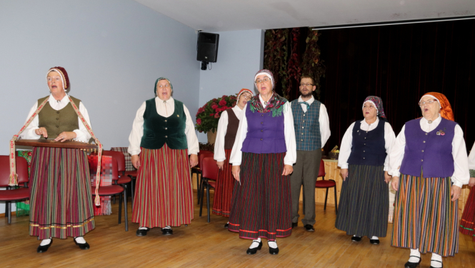 Dzied folkloras kopa