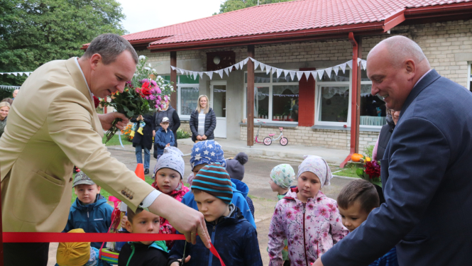 Vadība kopā ar bērniem atklāj nojumīti