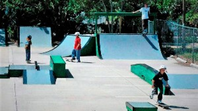 Skeitparks Vārvē