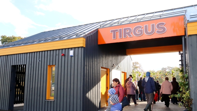 Ugālē atklāj tirgus laukumu
