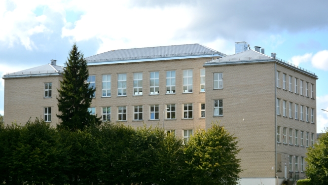 Ugāles vidusskola