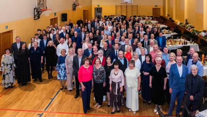 Puzes pamatskolai nosvinēta 150 gadu jubileja