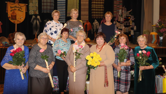 Ances kultūras namā “Paukers” kopā ar tuvākiem un tālākiem viesiem nosvinēja savu 30. jubileju, svētkus apvienojot ar tradicionālo amatnieku spietu