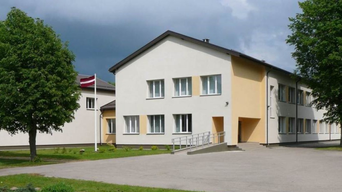 Užavas pamatskolas ēka