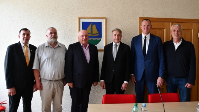 Reģionālajā vizītē Ventspils novadu apmeklēja zemkopības ministrs Uldis Augulis