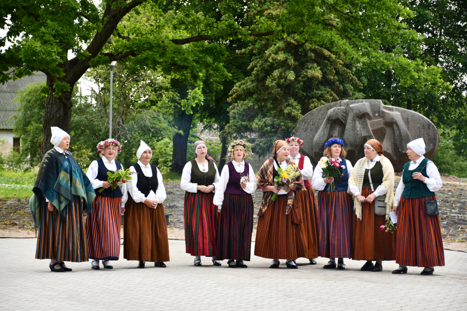 Folkloras grupas uzstāšanās