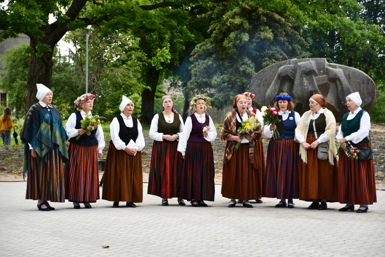 Folkloras grupa dzied