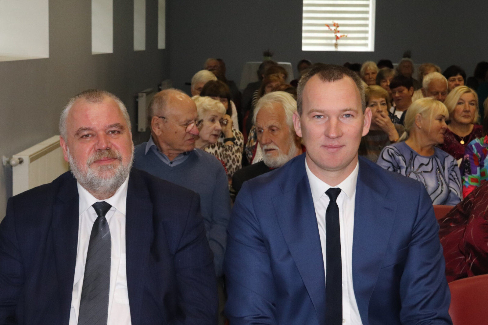 Priekšsēdētājs un viņa vietnieks arī sveica seniorus