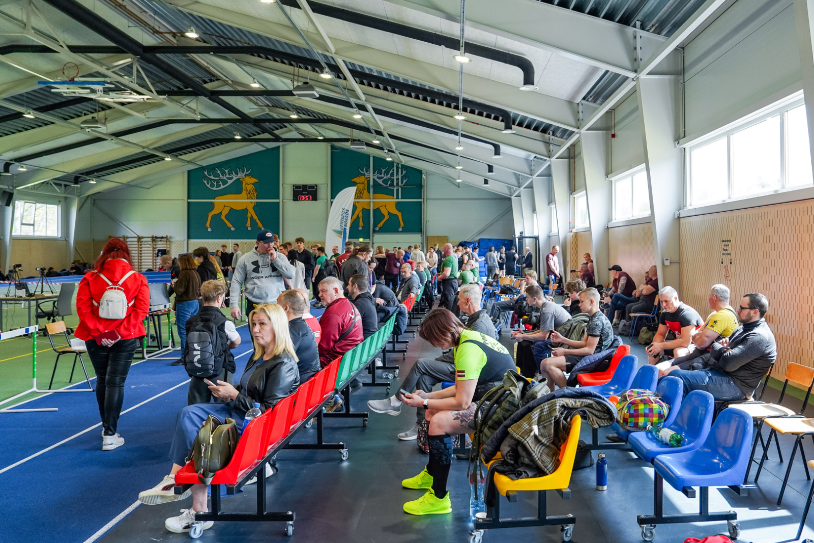Sportisti un atbalstītāji sapulcējušies Ugāles sporta centrā