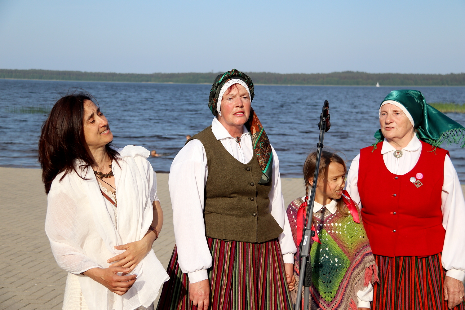 Dzied folkloras kopa