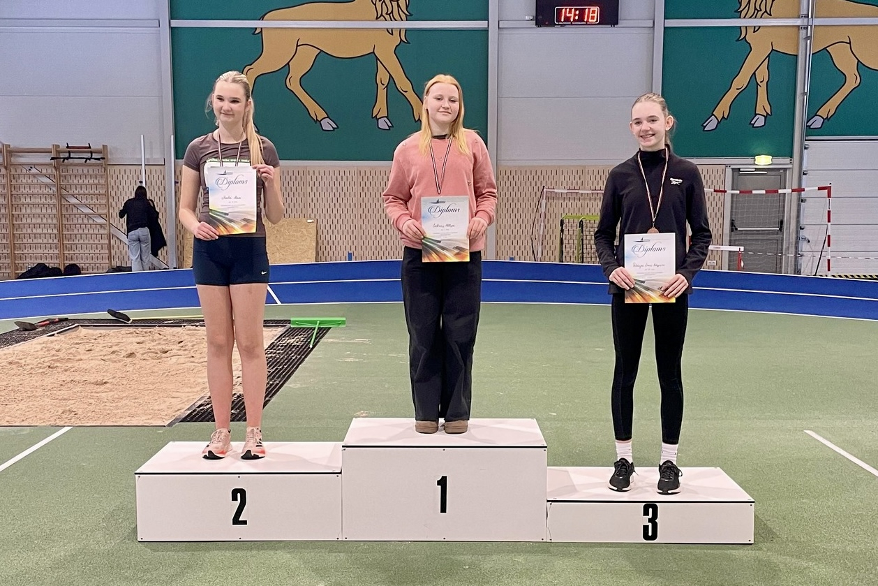 Sportisti ar diplomiem