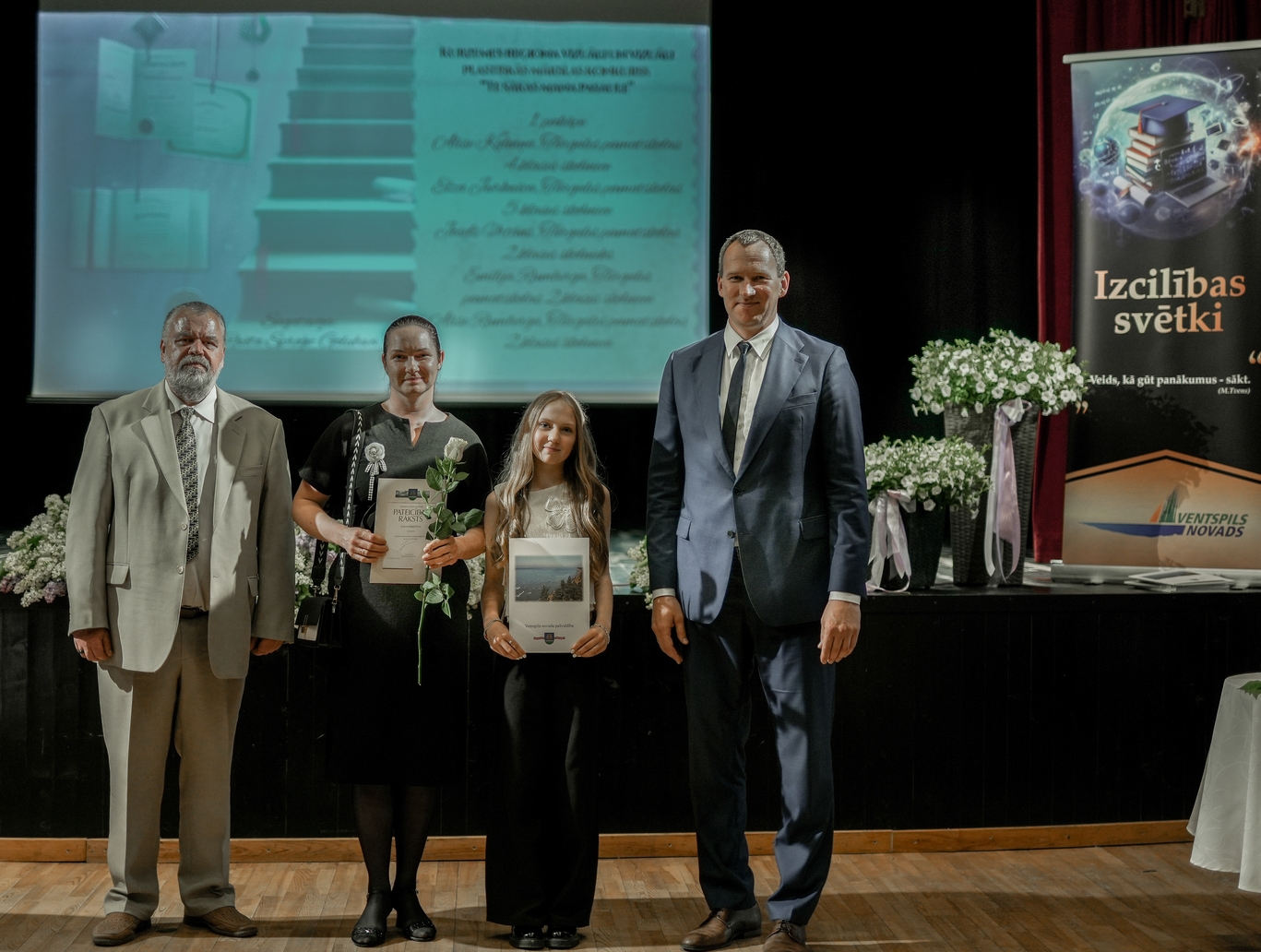 Ugālē sveic izcilniekus un sportistus