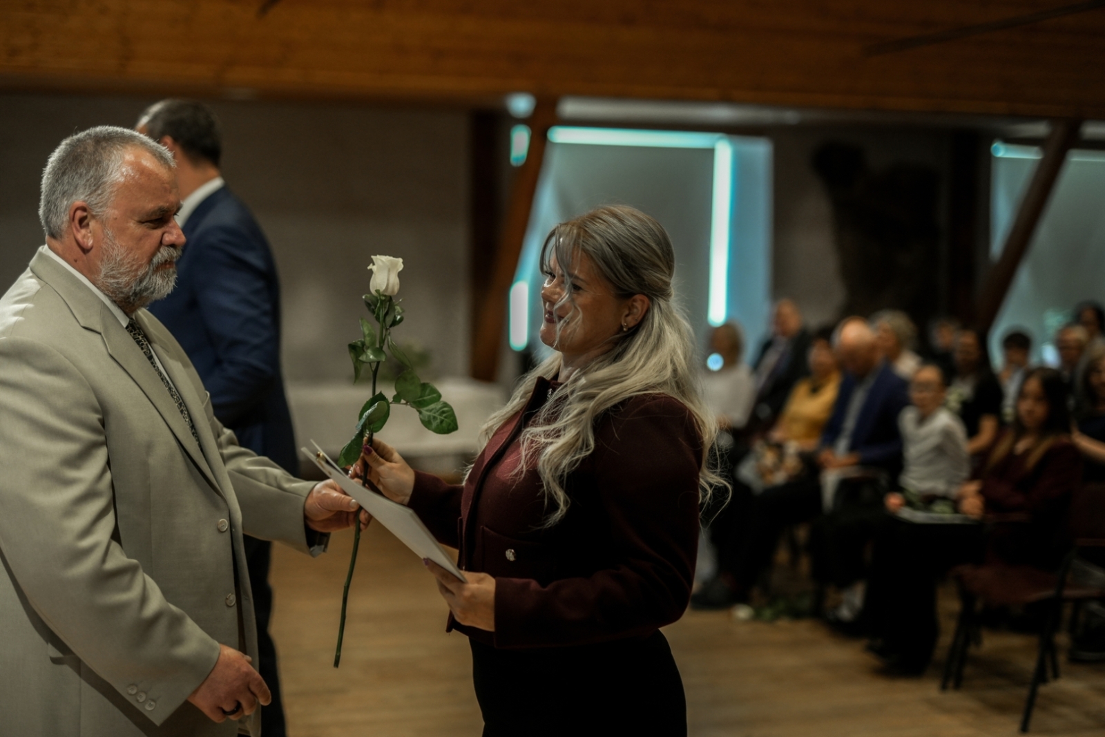 Ugālē sveic pedagogus un izcilniekus