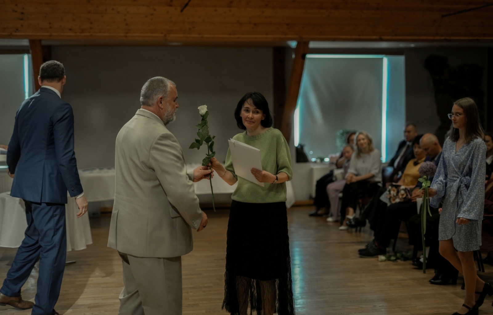 Ugālē sveic pedagogus un izcilniekus