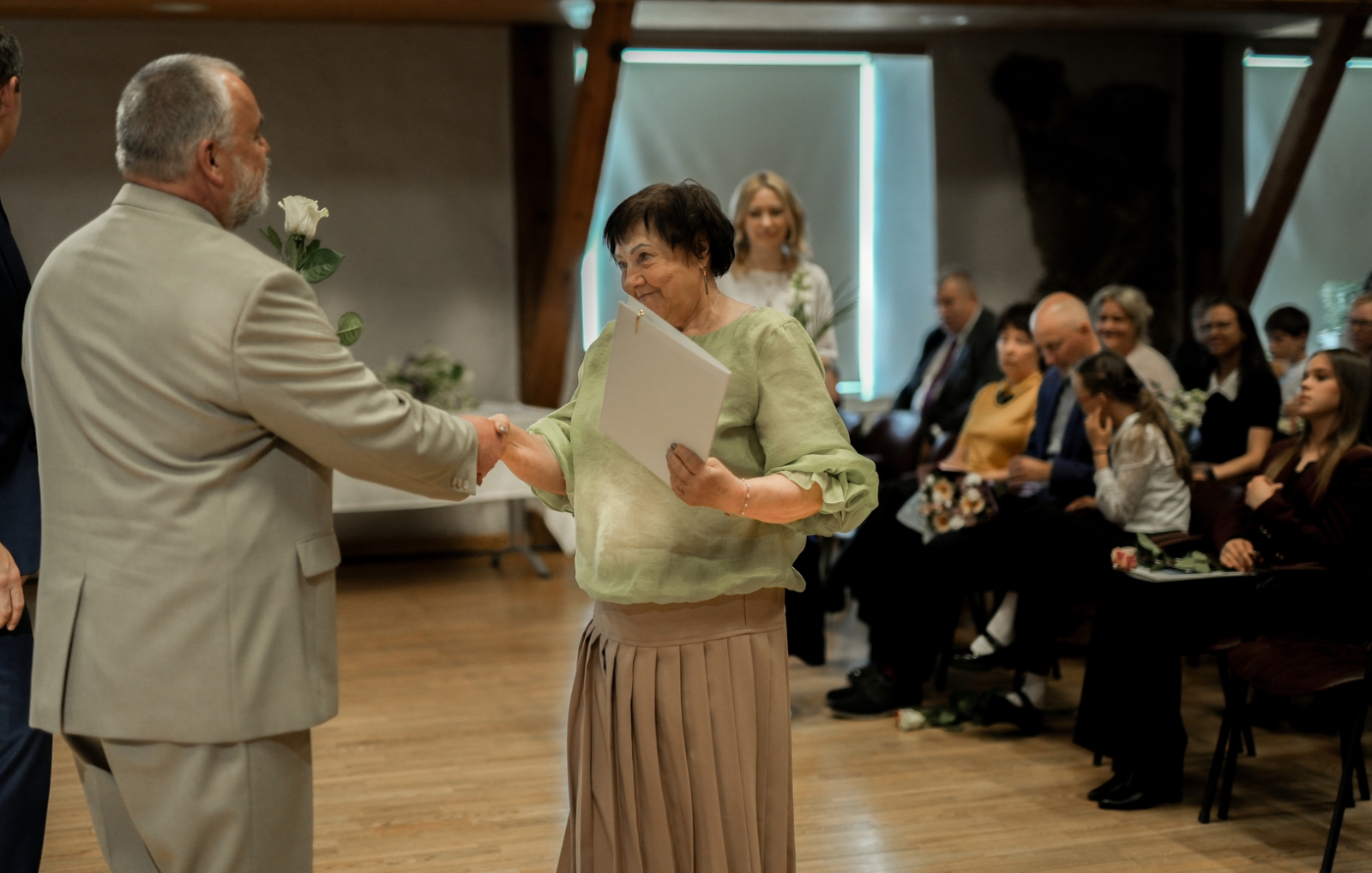 Ugālē sveic pedagogus un izcilniekus