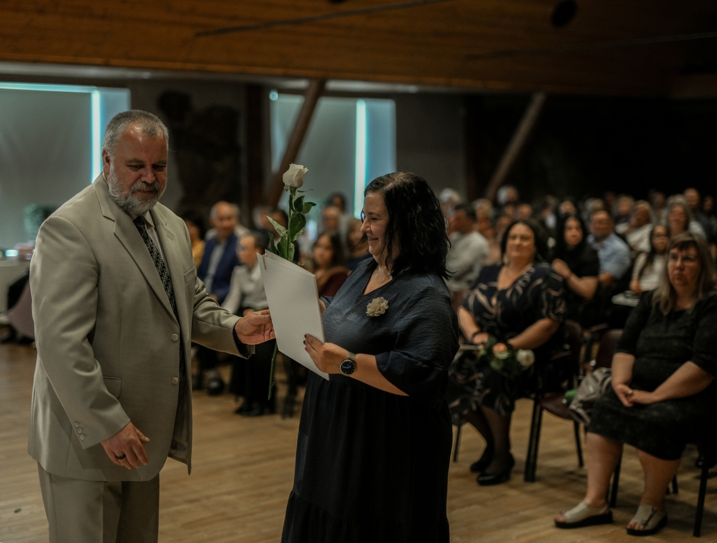 Ugālē sveic pedagogus un izcilniekus