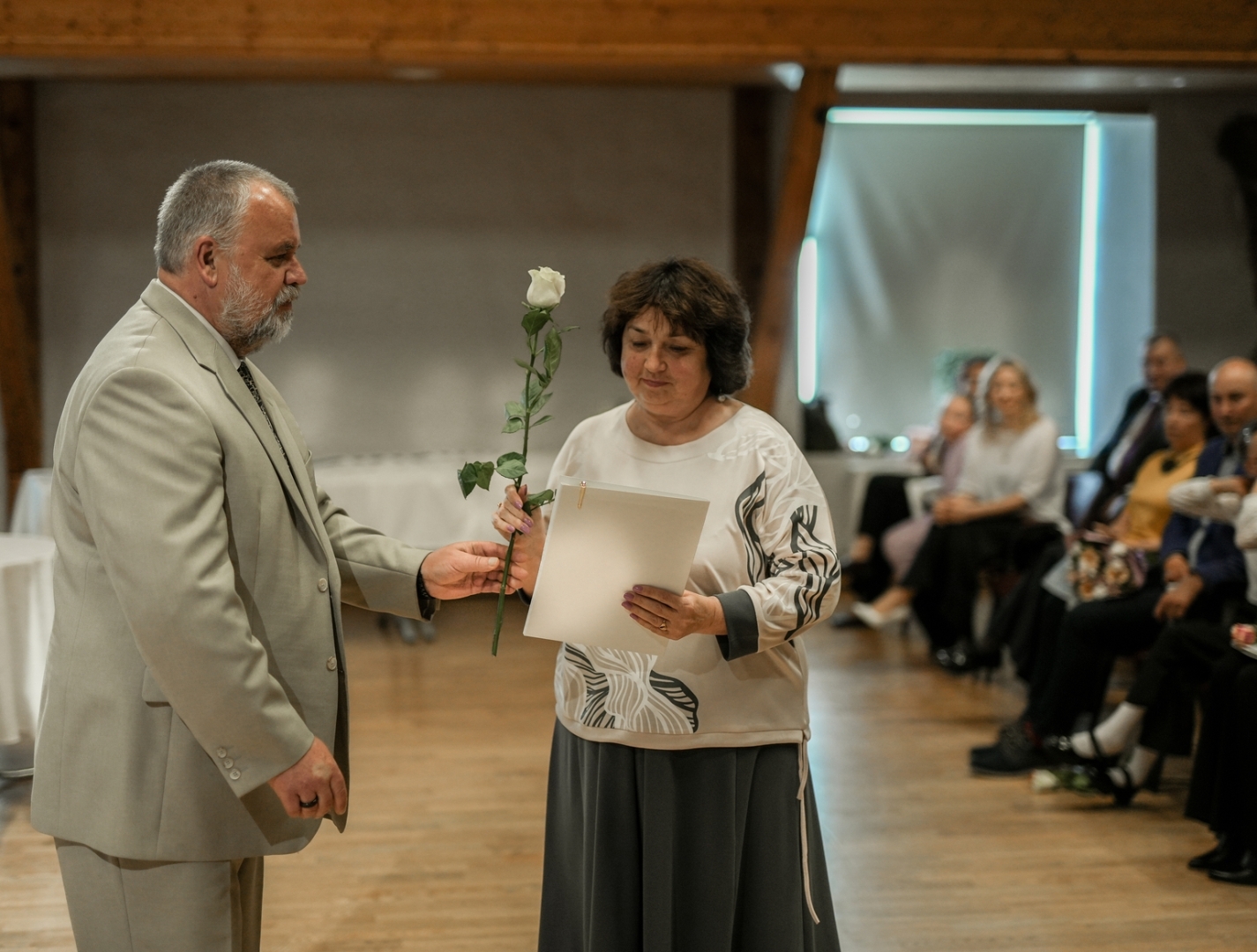 Ugālē sveic pedagogus un izcilniekus