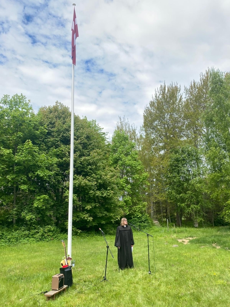 Normunds Zariņš sapulcinājis viesus dalībai konferencē “Citāda saruna par 4. maiju’’