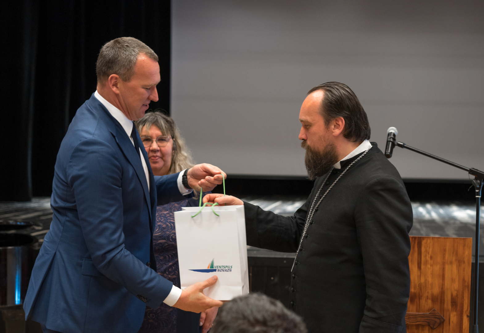 Andis Zariņš pasakās Kārlim Irbem