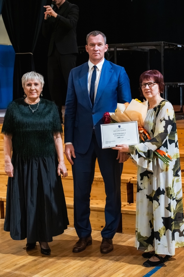 Puzes pamatskolai nosvinēta 150 gadu jubileja