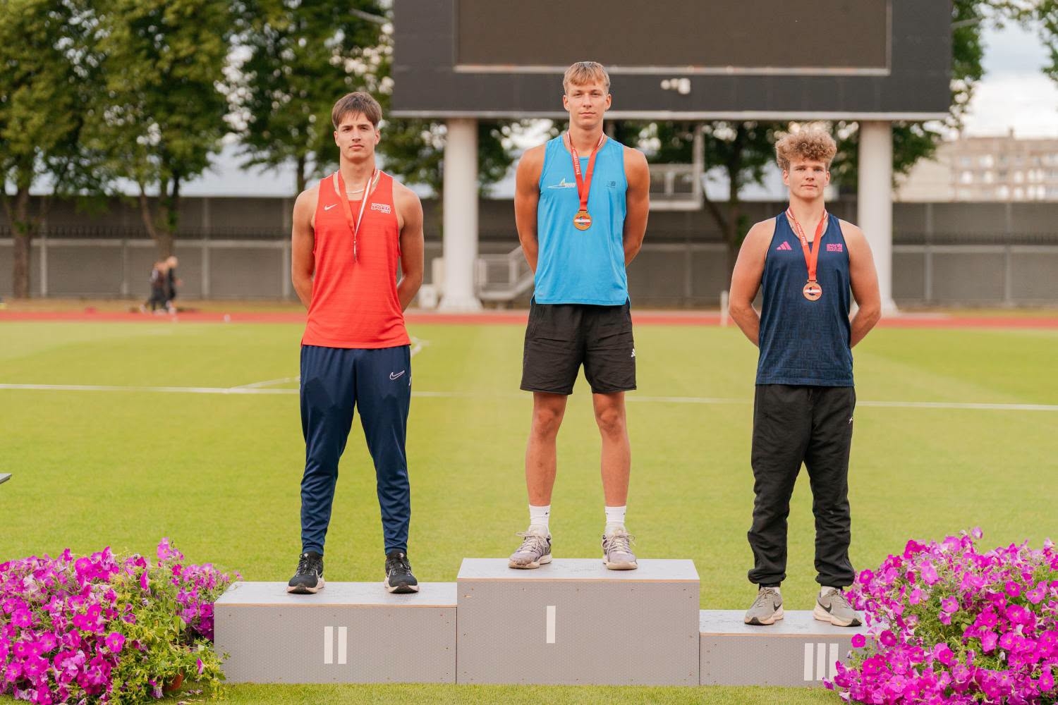 Sportisti uz pjedestāla