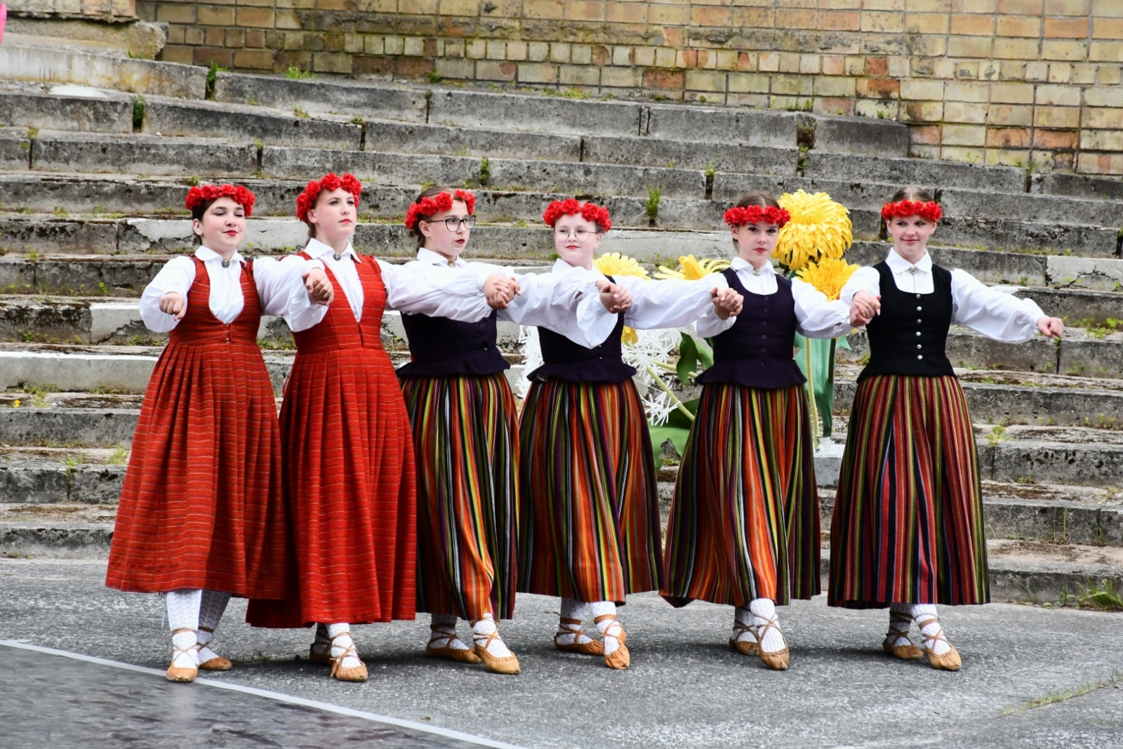 Piltenes dejotājas