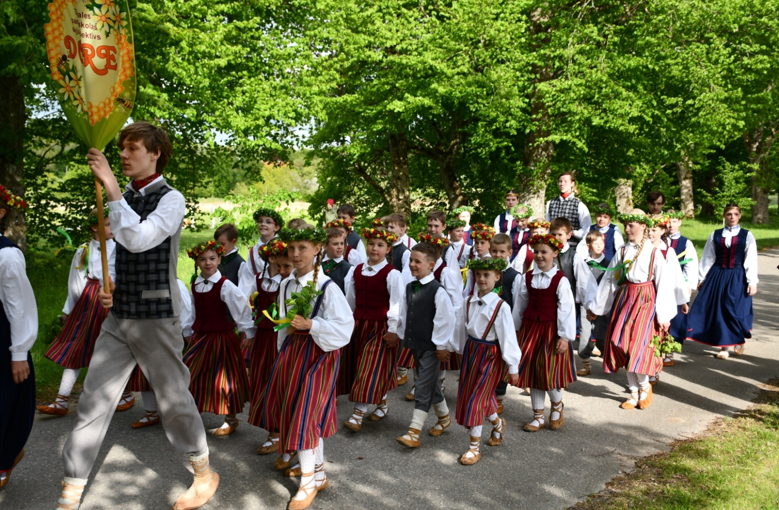 Novada bērnu deju svētku gājiens
