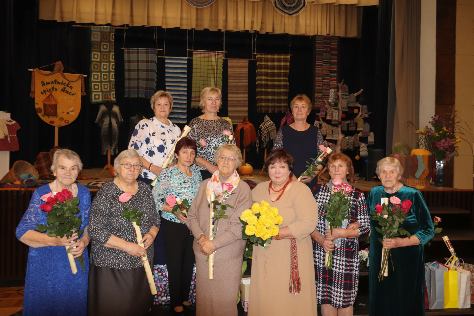 Ances kultūras namā “Paukers” kopā ar tuvākiem un tālākiem viesiem nosvinēja savu 30. jubileju, svētkus apvienojot ar tradicionālo amatnieku spietu