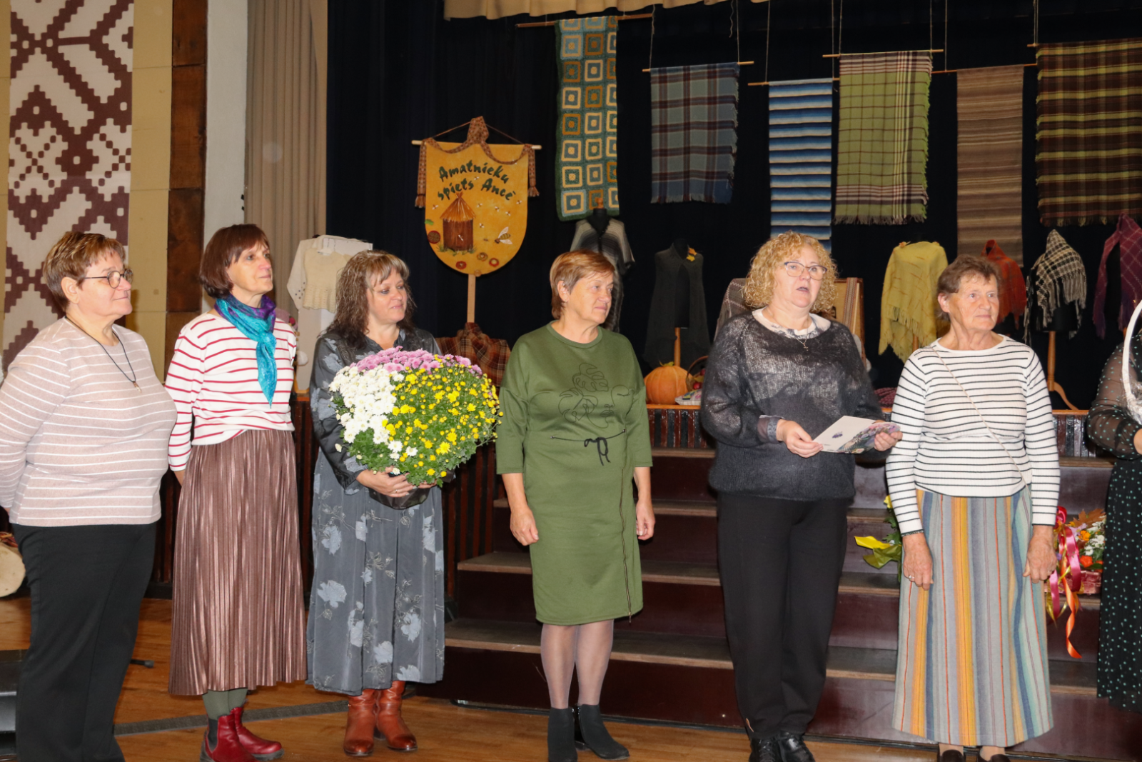 Ances kultūras namā “Paukers” kopā ar tuvākiem un tālākiem viesiem nosvinēja savu 30. jubileju, svētkus apvienojot ar tradicionālo amatnieku spietu