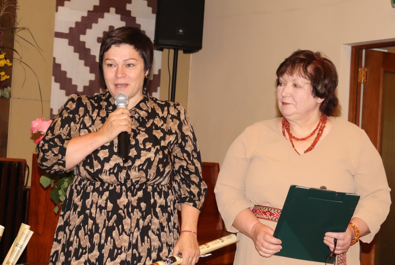 Ances kultūras namā “Paukers” kopā ar tuvākiem un tālākiem viesiem nosvinēja savu 30. jubileju, svētkus apvienojot ar tradicionālo amatnieku spietu
