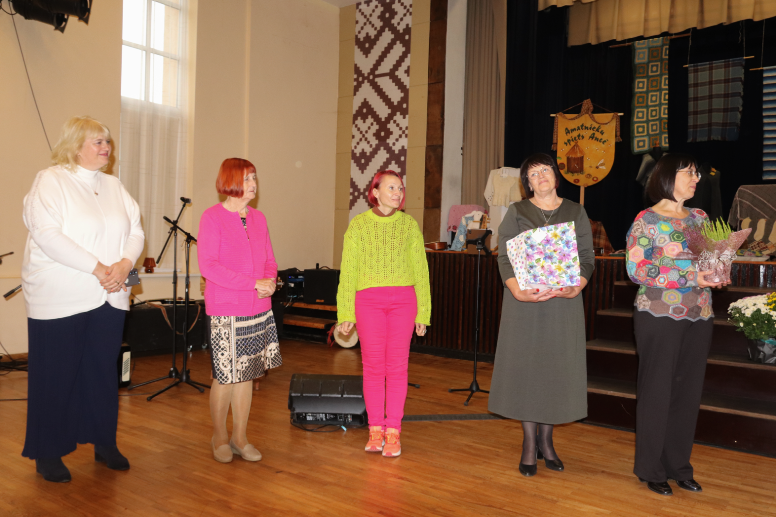Ances kultūras namā “Paukers” kopā ar tuvākiem un tālākiem viesiem nosvinēja savu 30. jubileju, svētkus apvienojot ar tradicionālo amatnieku spietu
