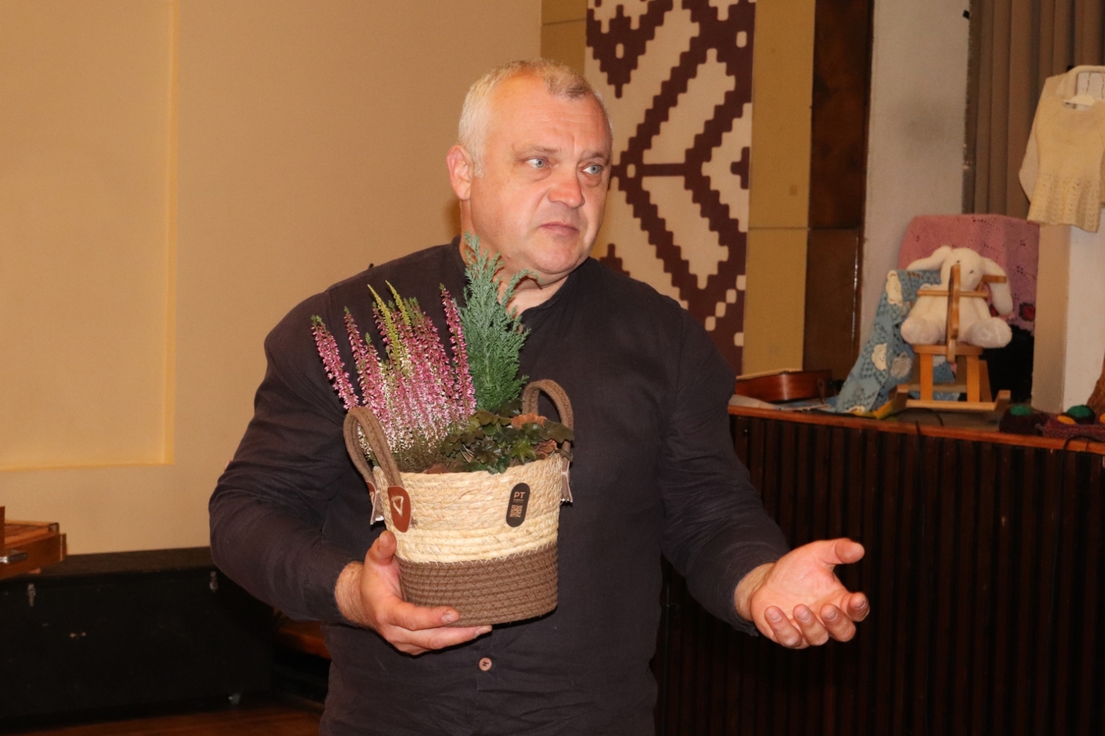 Ances kultūras namā “Paukers” kopā ar tuvākiem un tālākiem viesiem nosvinēja savu 30. jubileju, svētkus apvienojot ar tradicionālo amatnieku spietu