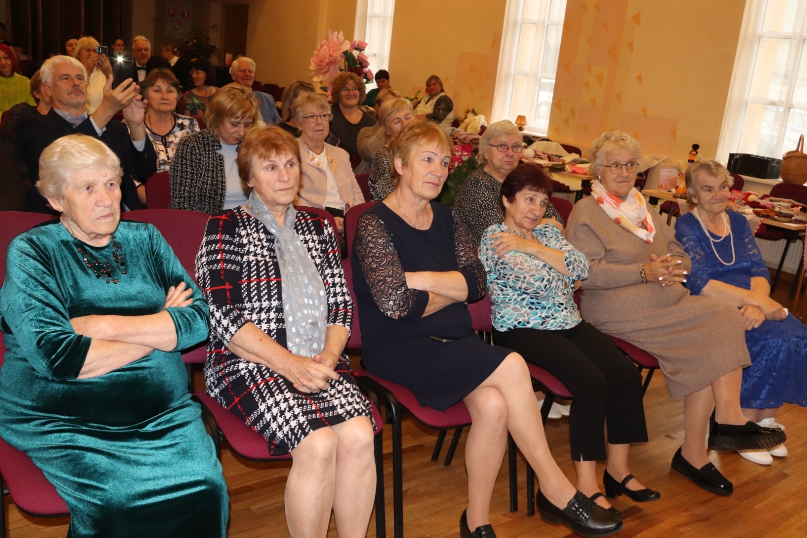 Ances kultūras namā “Paukers” kopā ar tuvākiem un tālākiem viesiem nosvinēja savu 30. jubileju, svētkus apvienojot ar tradicionālo amatnieku spietu