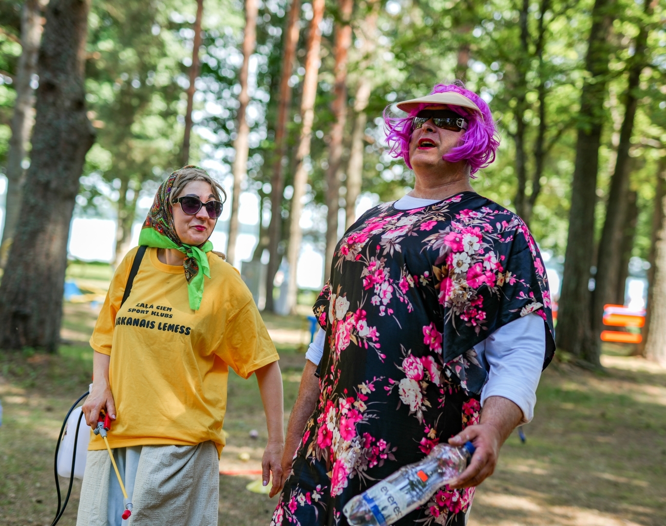 Seniori piedalās sportiskās aktivitātēs