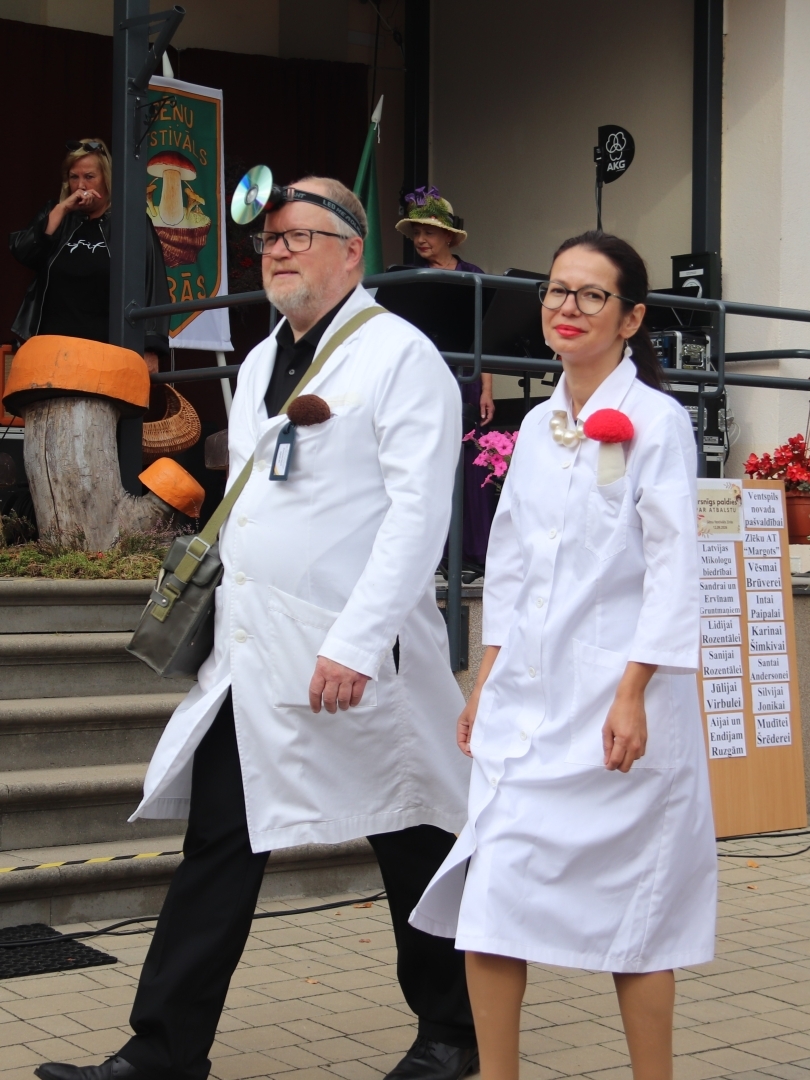 Sēņu festivāla gājiens