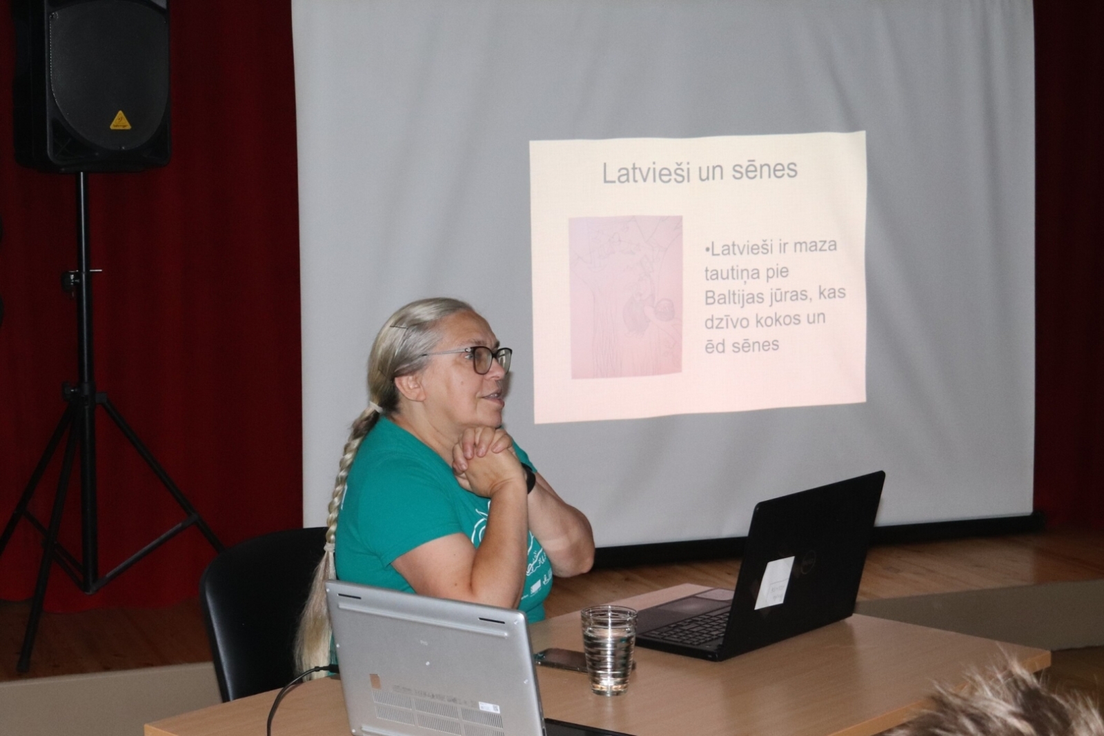 Zirās valda rosība – cilvēki bauda Sēņu festivāla piedāvājumu