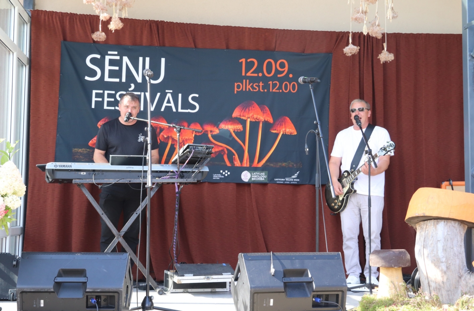 Zirās valda rosība – cilvēki bauda Sēņu festivāla piedāvājumu
