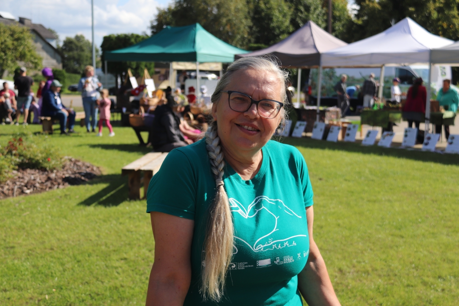 Zirās valda rosība – cilvēki bauda Sēņu festivāla piedāvājumu
