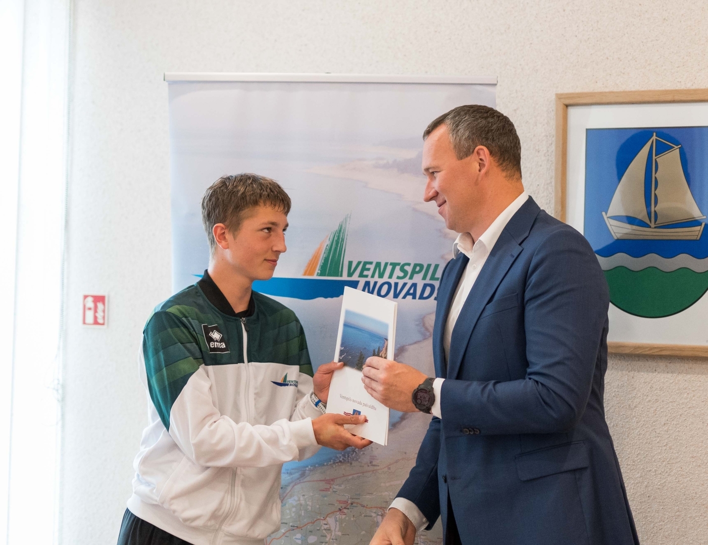 Domes priekšsēdētājs sveic sportistus
