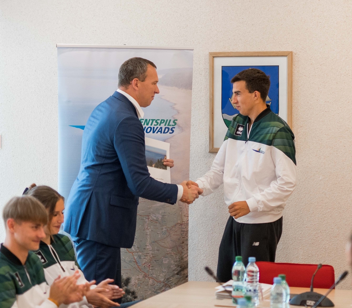 Domes priekšsēdētājs sveic sportistus