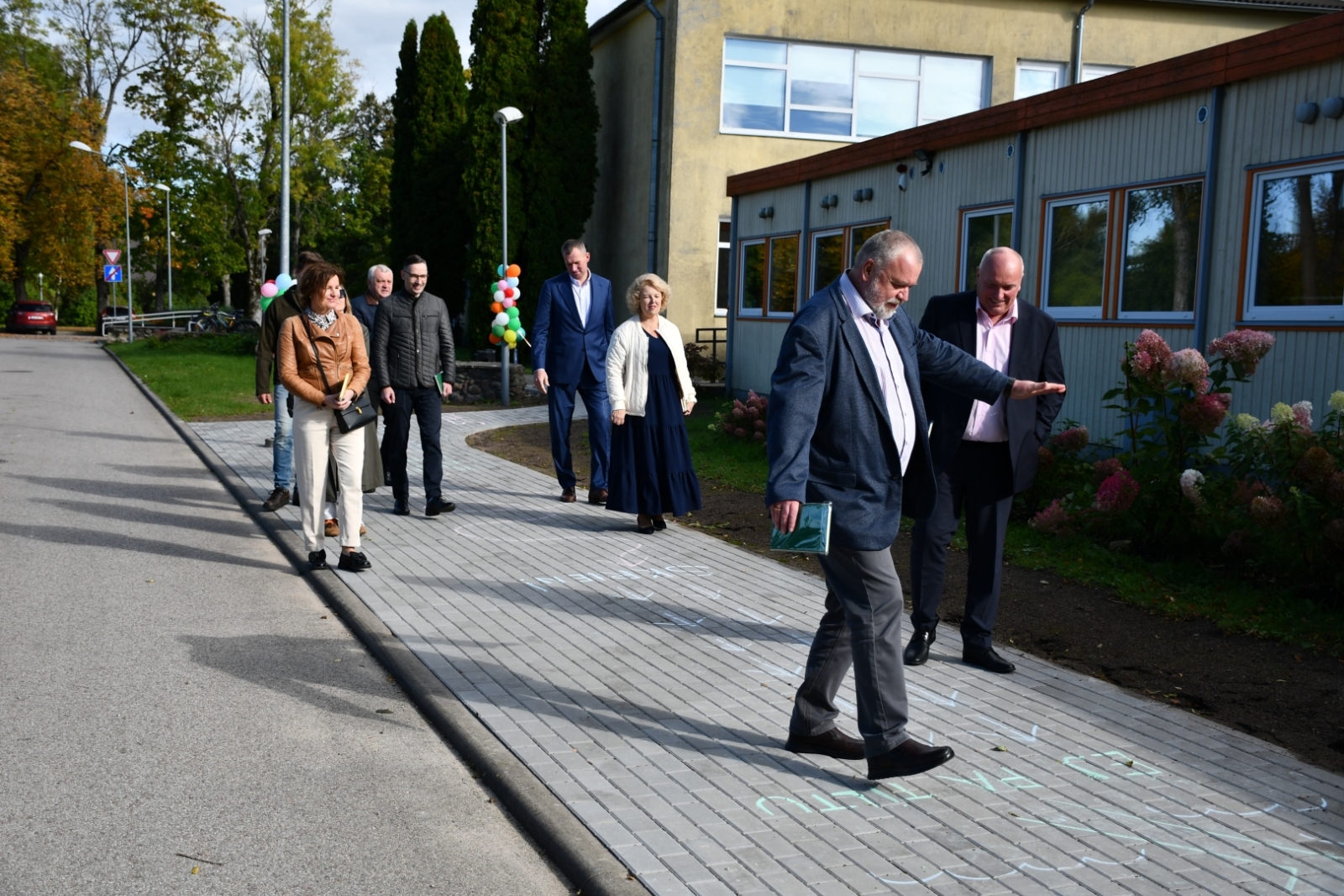 Ventavā uzlabota Zūru pamatskolas rotaļlaukuma infrastruktūra