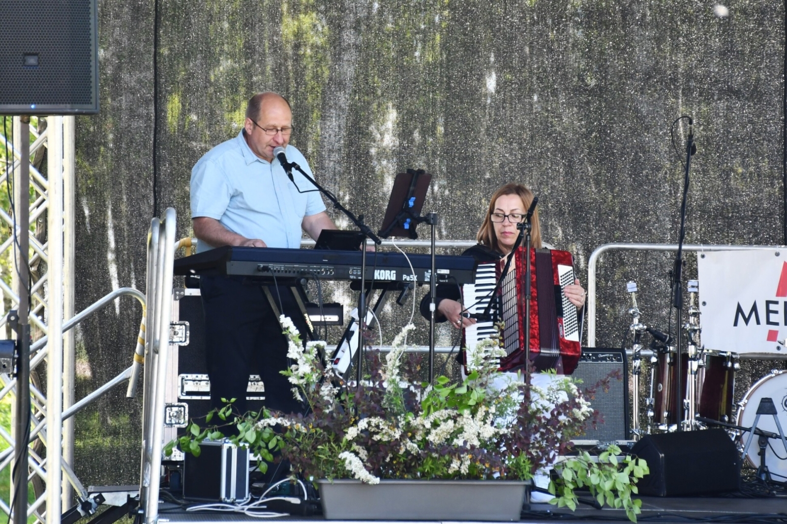 Uzstājās duets