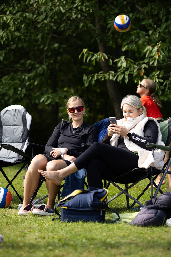 Popē aizvadīts volejbola čempionāts sievietēm