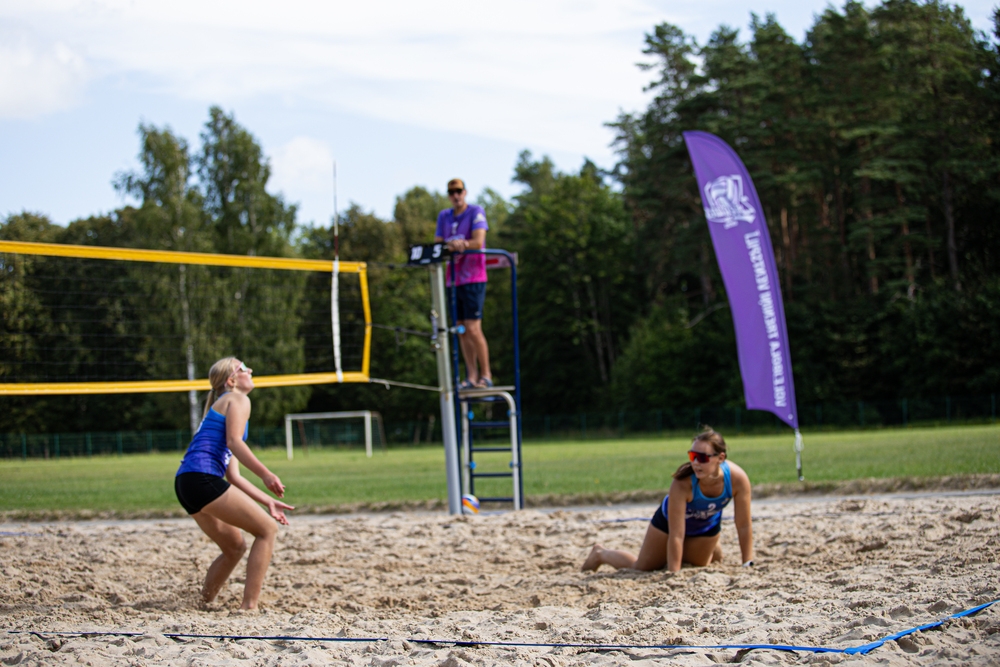 Popē aizvadīts volejbola čempionāts sievietēm