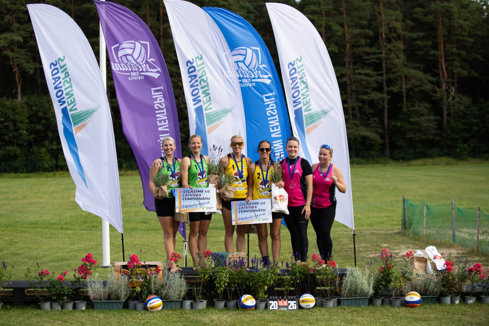 Ventspils novada čempionātā pludmales volejbolā sievietēm triumfē Žeimunde/Černuho